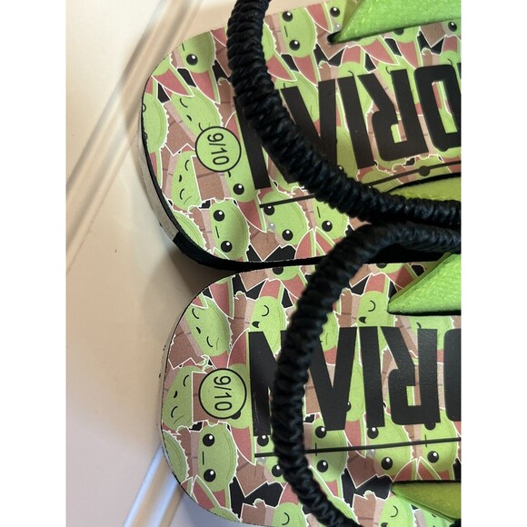 MANDALORIAN Toddler Boys Size 9/10 Flip Flop Sandals NWT - Picture 5 of 6